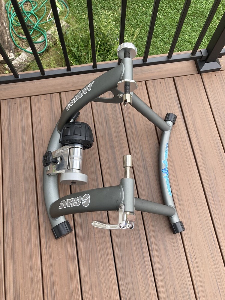 Giant Cyclotron Auto Bicycle Trainer