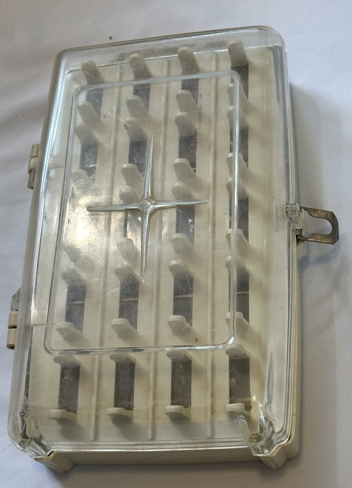 William Thomas Plastic Sewing Box Compartments Spools USA Vintage