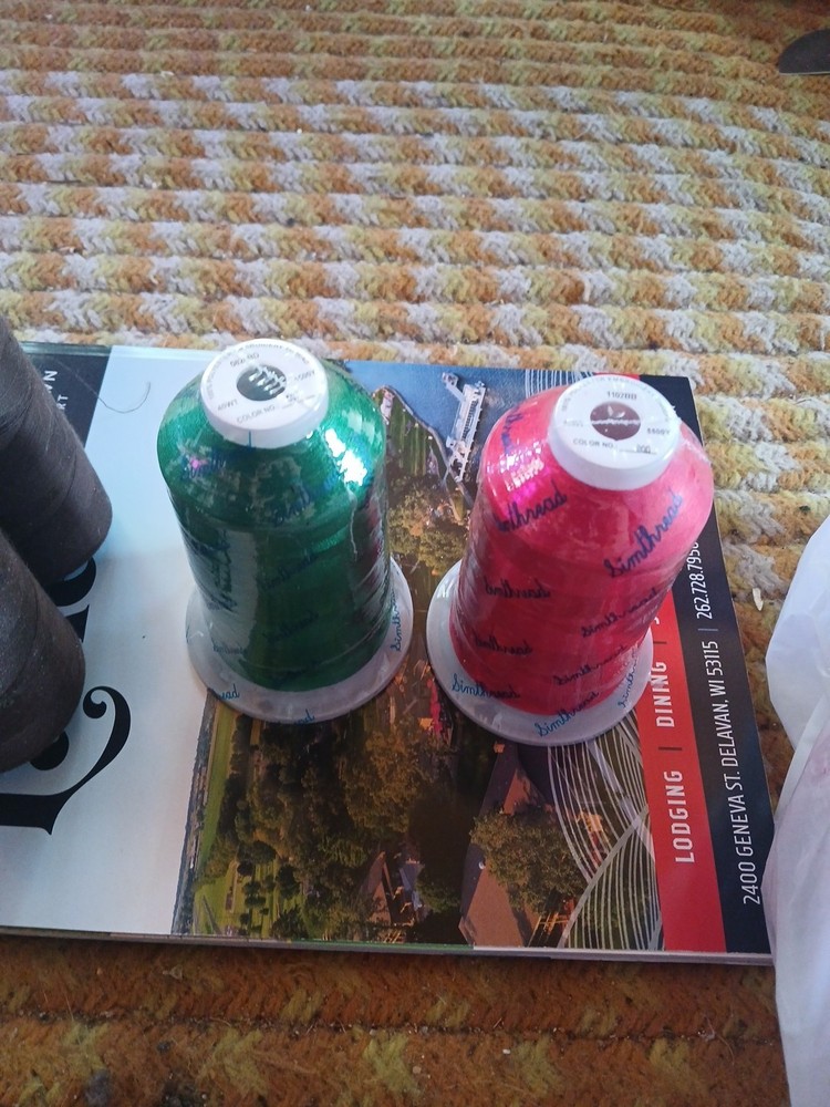 2 Spools Simthread Red Green Embroidery Thread ((Sealed)