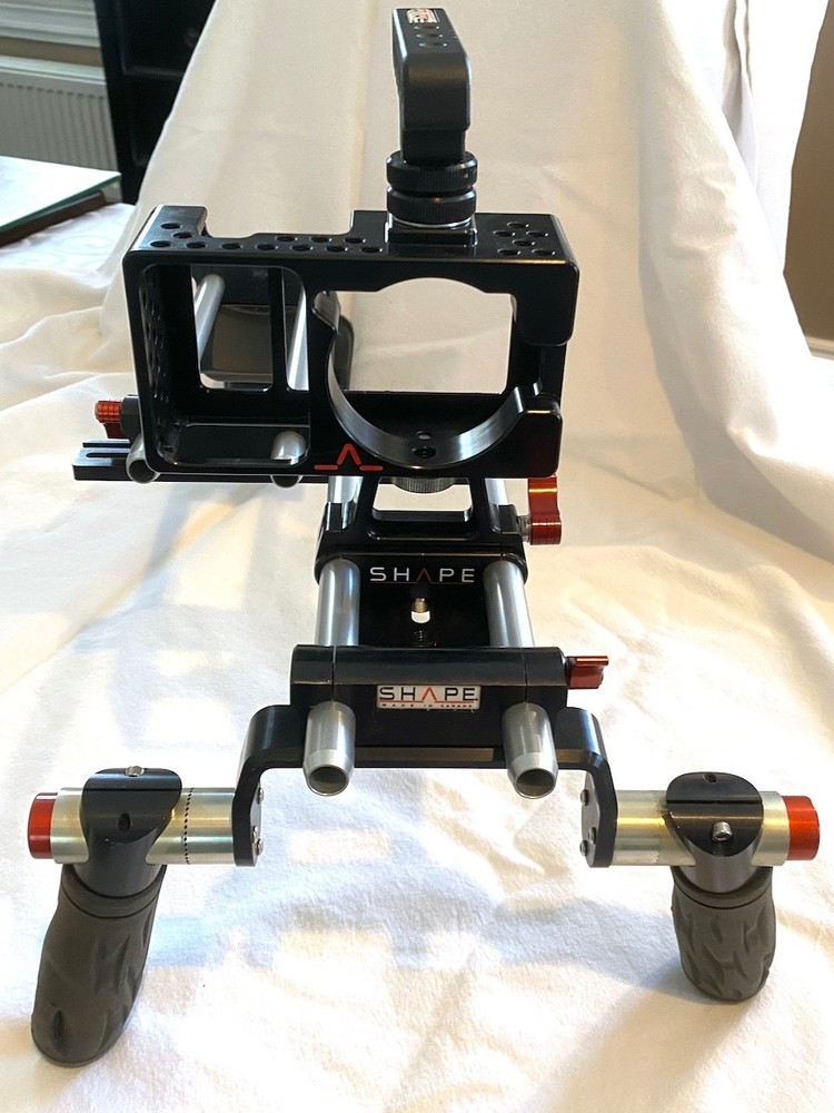 Shape BMPCCOG Shoulder rig