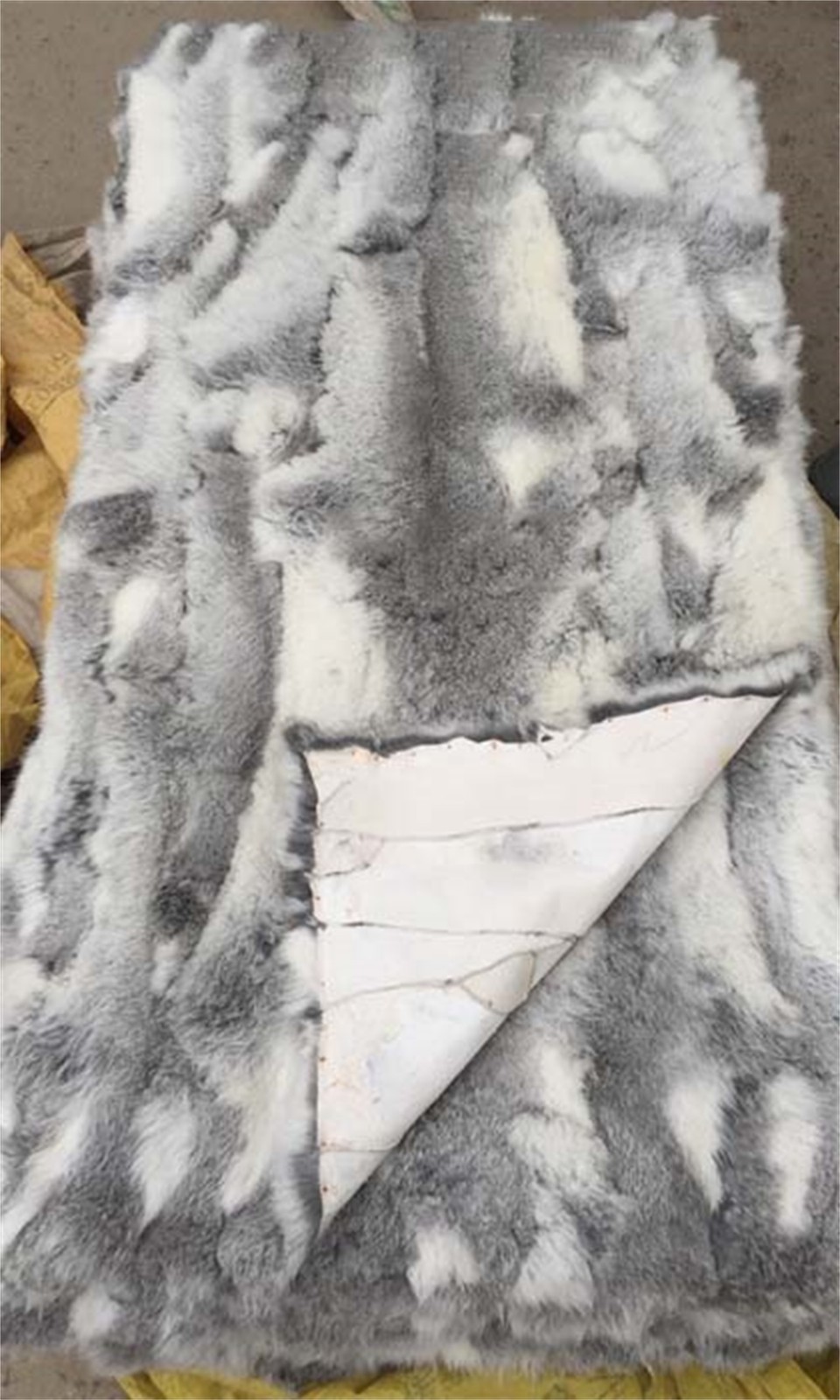 Real Rabbit FUR Throw Blanket Patchwork Skin Fur Rug 42" x 22" Pelz Leather Pelt