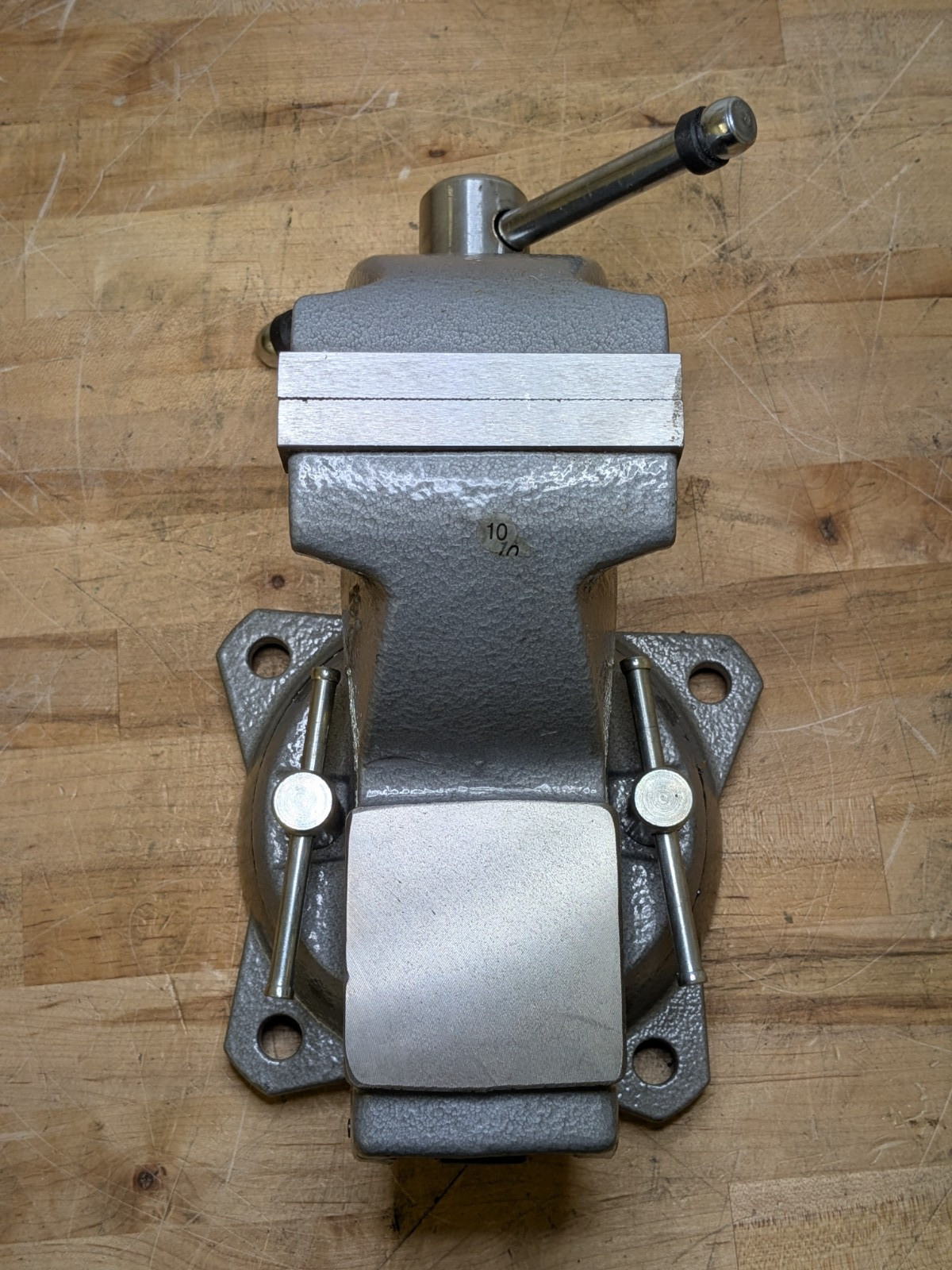 Wilton Mechanics Bench Vise w/ Swivel Base 4" Jaw Width 4-1/2" Opening 21300