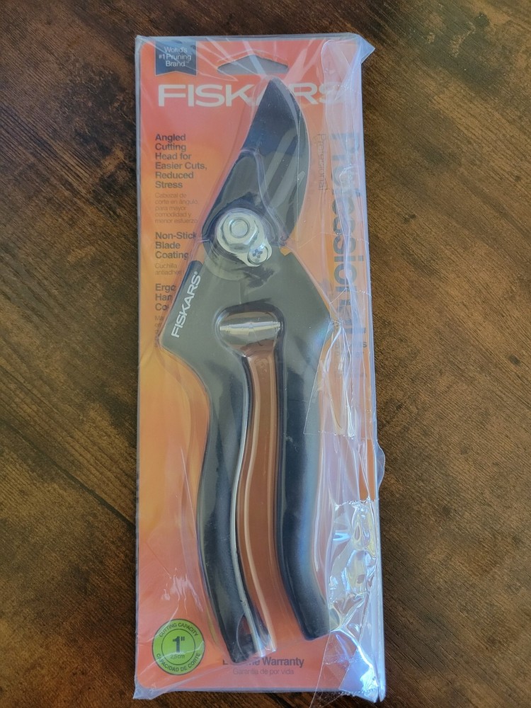 Fiskars Bypass Pruning Shears, 1-Inch Cut Capacity - New