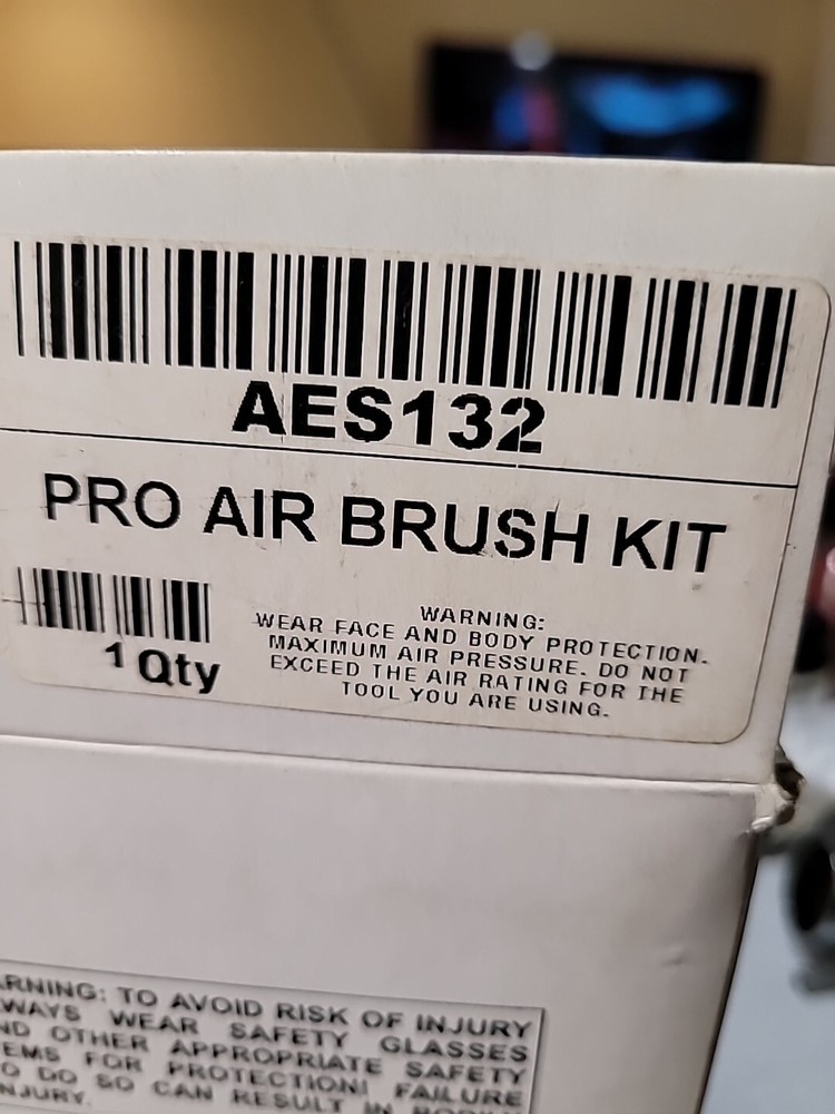 AES-132 Airbrush Kit. NEW. MISSING AIR HOSE.