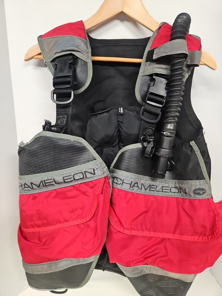 Dacor Chameleon BC Red, Gray & Black Large Preowned