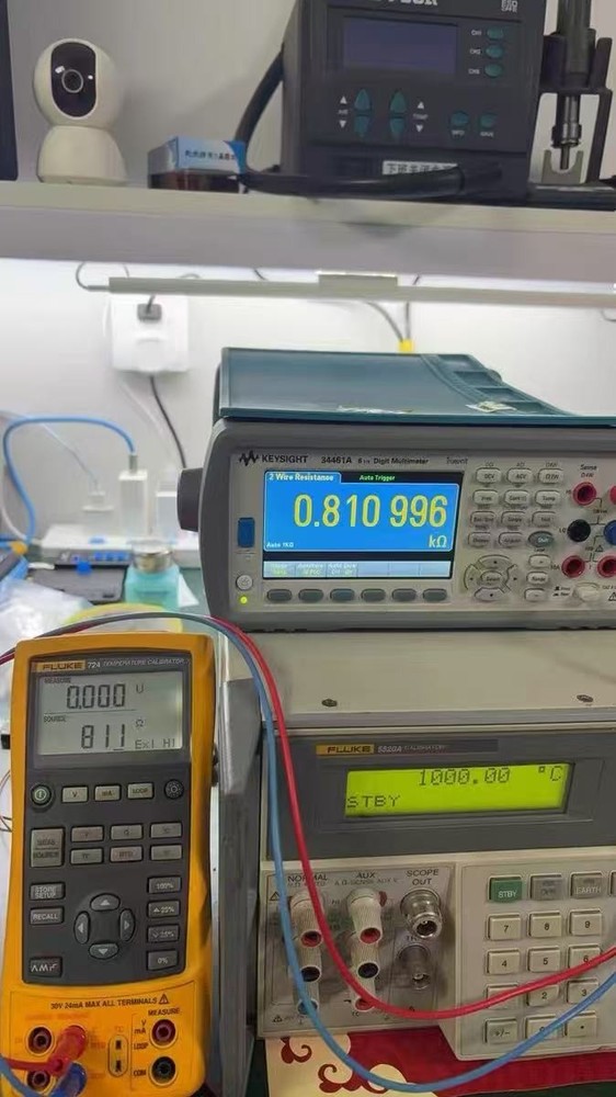 Fluke 724 Temperature Calibrator Fluke724