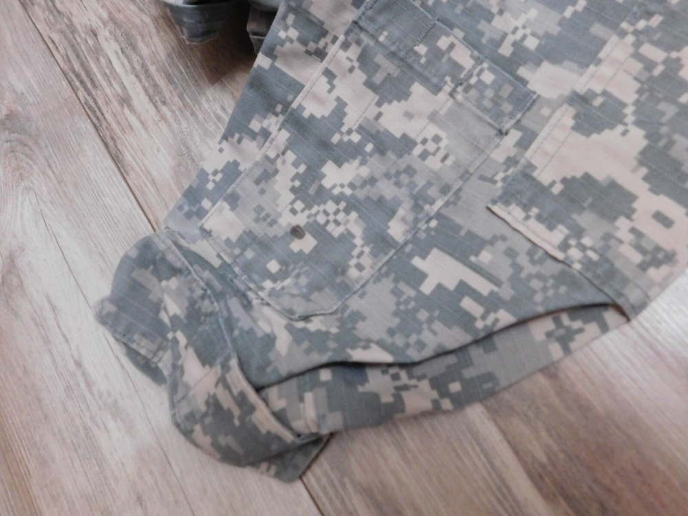 US ARMY ACU TOP COAT SIZE MEDIUM-REGULAR