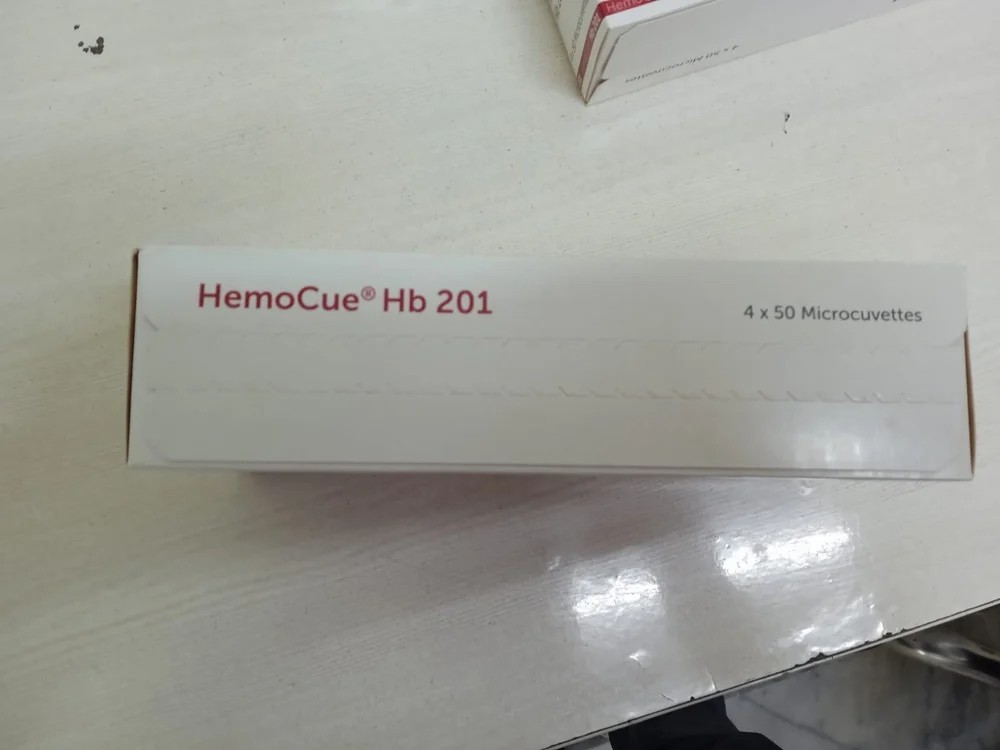 Hemocue HB 201 Microcuvettes Analyzer hemoglobin (200 Count) (50/Bottle) X4