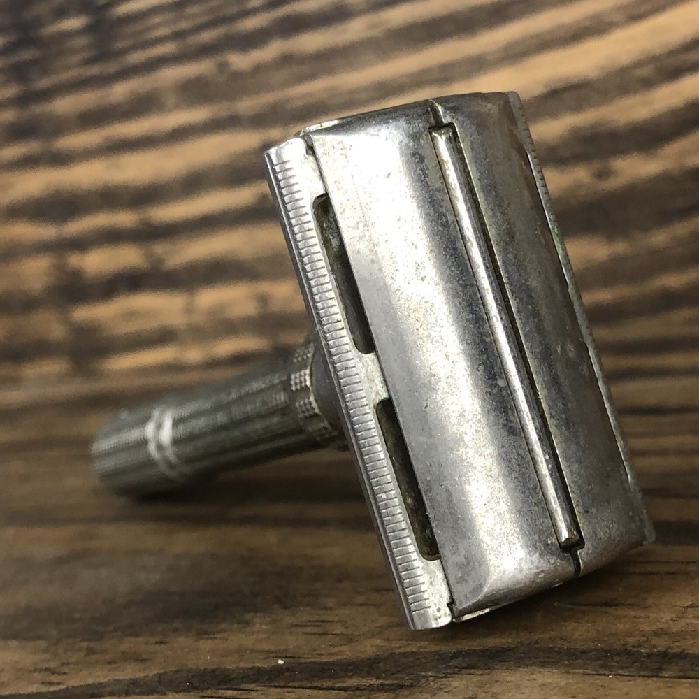 Antique Silver Tone Razor Shaver *Read