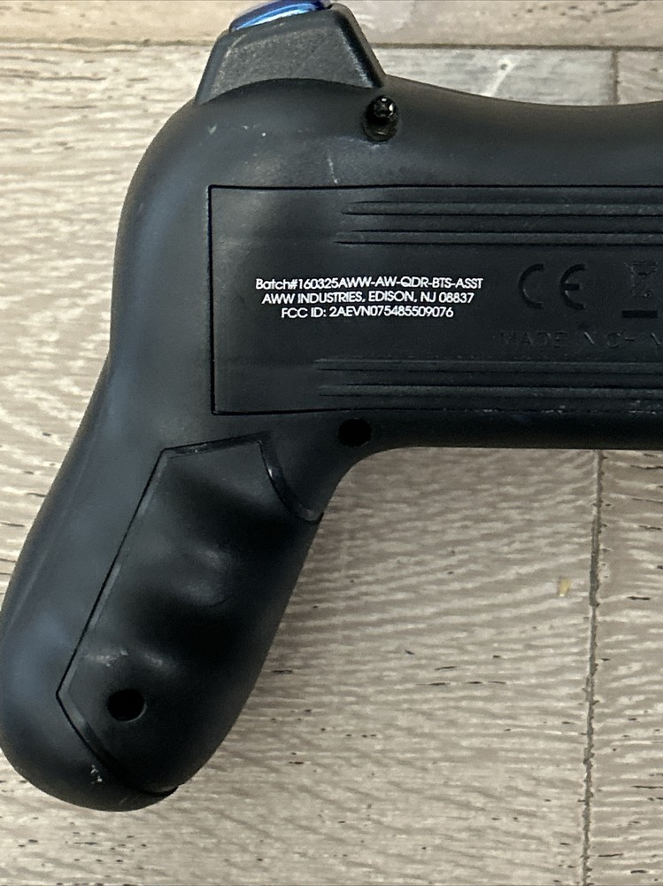 AWW AW-QDR-BTS-ASST Battle Drones QuadDrone Quadcopter Controller Untested