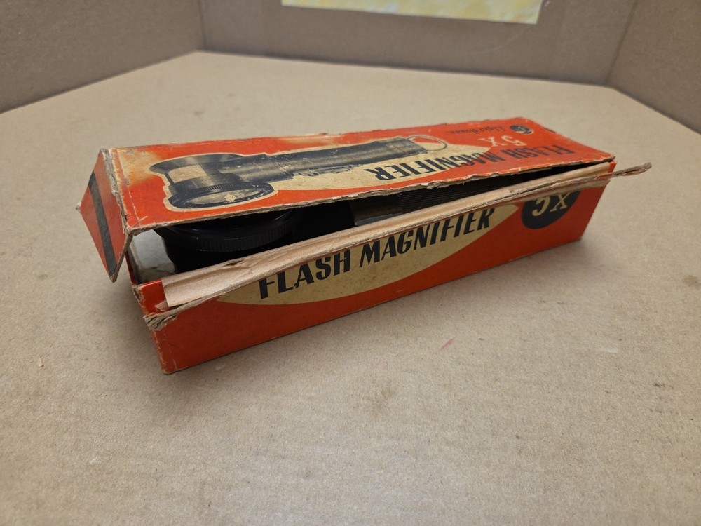 Vintage Light House 5X Flash Magnifier *SEE PICS