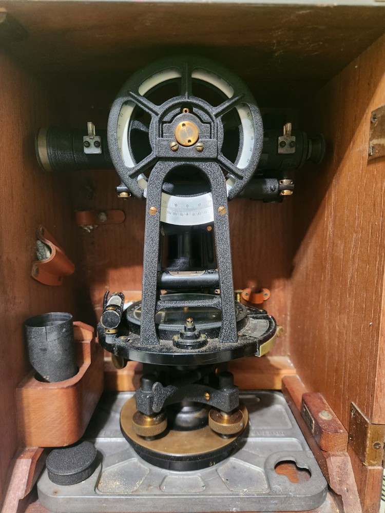 Keuffel & Esser P5136 ILL Transit Theodolite with Case