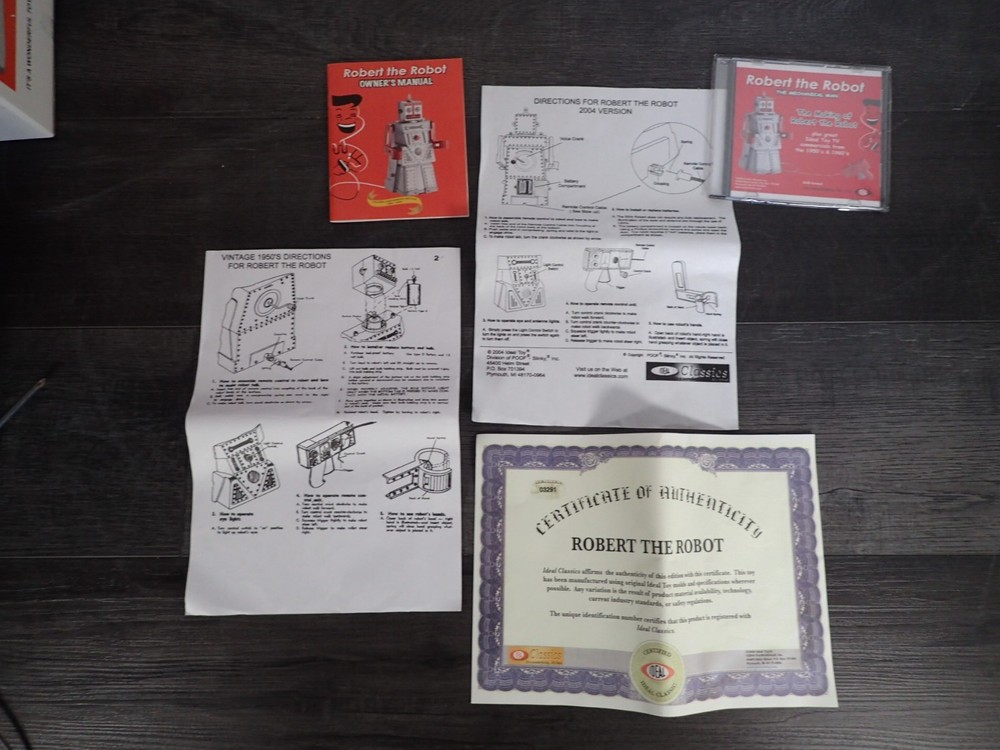 Ideal Classics 2004 Robert the Robot w/ COA & Remote, Lights Up Doesn't Talk