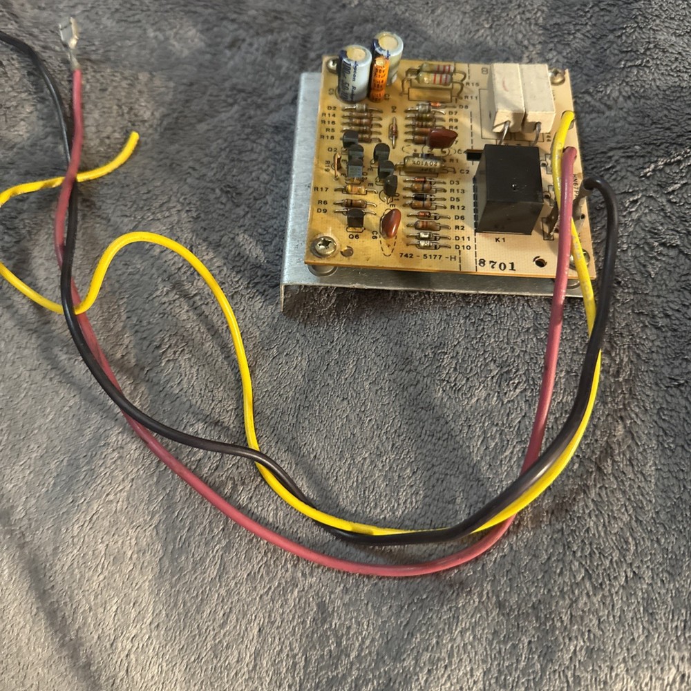 Carrier Time Delay Relay Part # HM67PA025 OEM