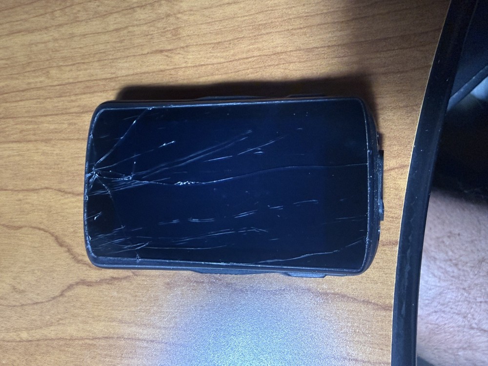 Hammerhead Karoo 2 GPS Bike Computer Touch Screen Screen Cracked But WORKING