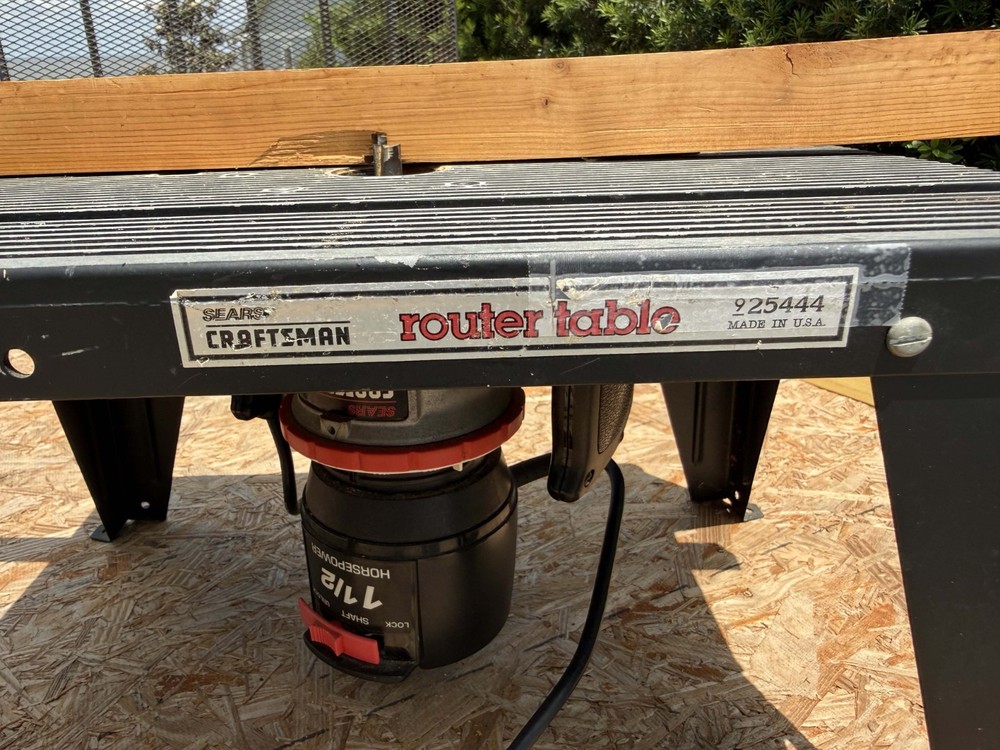 Craftsman Router Table with Router