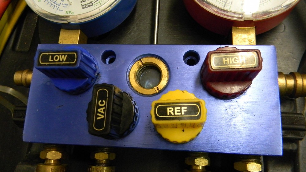 MASTERCOOL FOUR WAY CHARGING AND TESTING MANIFOLD GAUGE SET