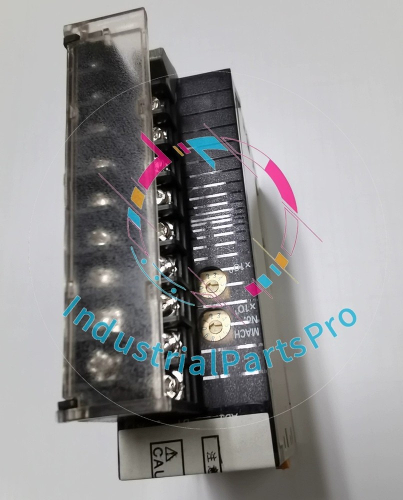 1PC New Omron CJ1W-DA08V PLC Module CJ1WDA08V In Box