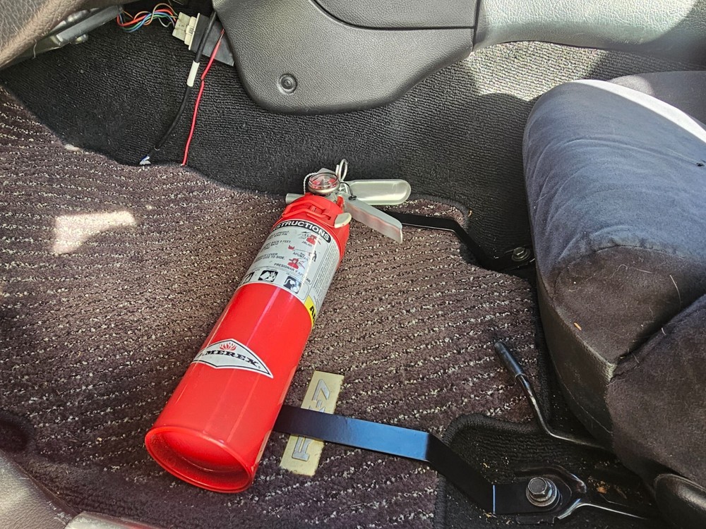 Fire Extinguisher Bracket for Mazda RX7 FD - High-Quality Mount for Added Safety