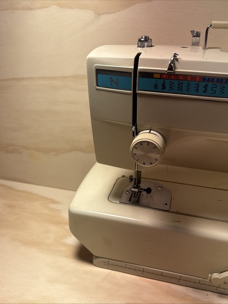 Necchi Sewing Machine 535FA NO Foot Pedal UNTESTED MACHINE ONLY AS-IS