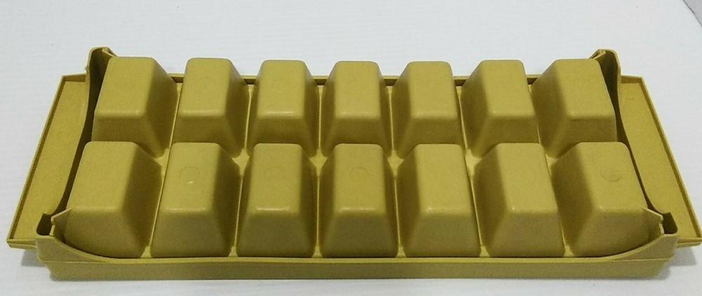 Vintage General Electric Plastic Ice Cube Tray 14 Cube 13"