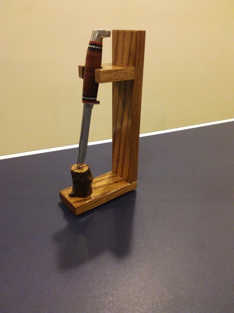 knife Display Stand. (VERTICAL)
