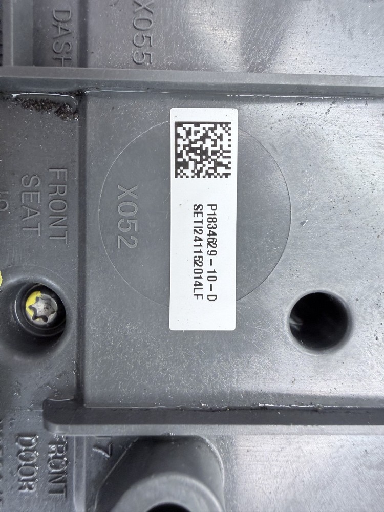 Tesla Model 3 M3 24-25 Front Right Low Voltage Body Controller 1834629-10-D
