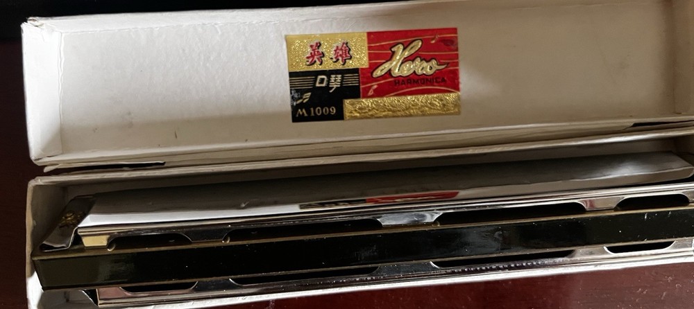 Vintage Hero M-1009 Harmonica With Original Box Excellent Condition