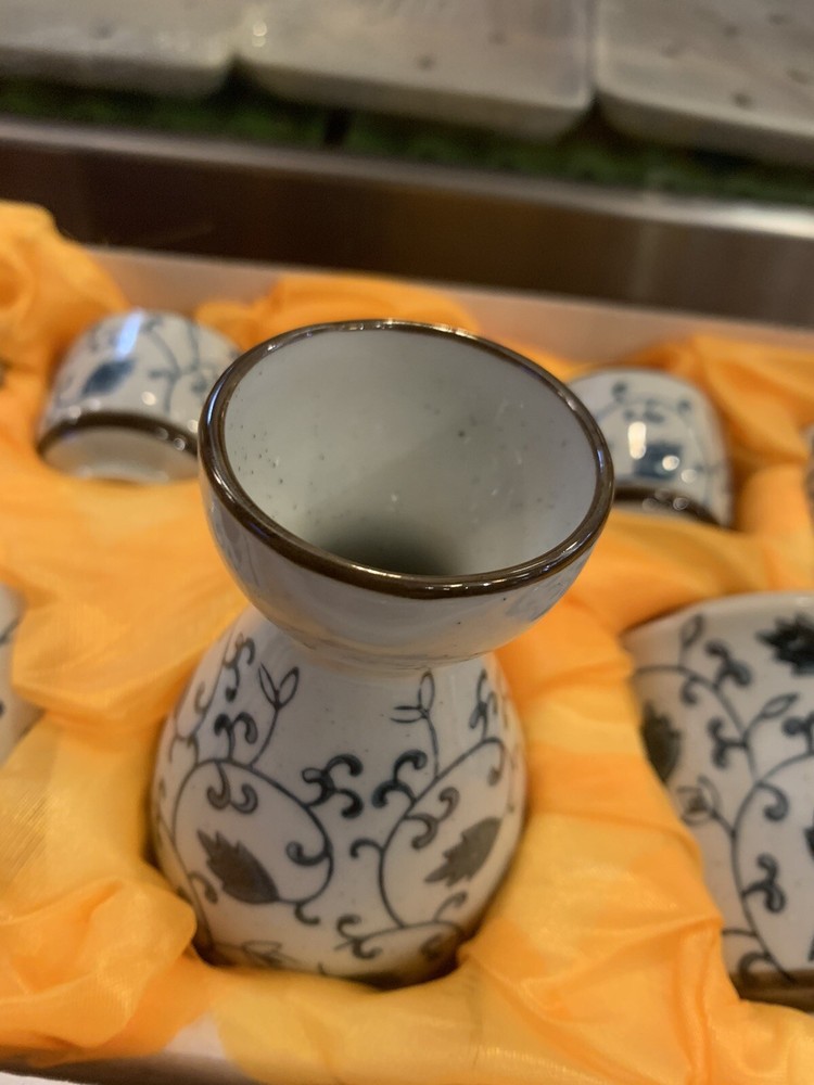 Chinese tea cup set with towel