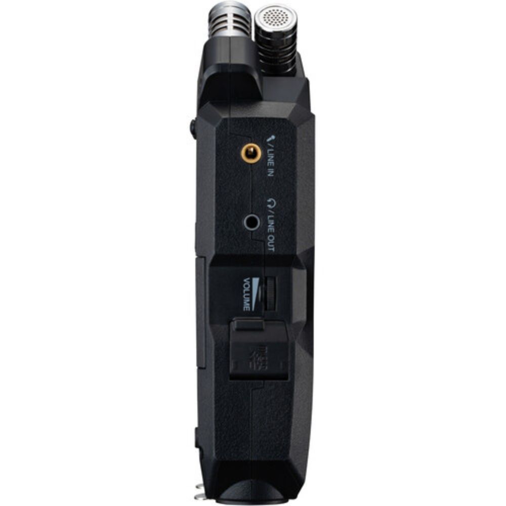 Zoom H4essential 4-Track Handy Recorder Bundle with ZDM-1 Dynamic Microphone