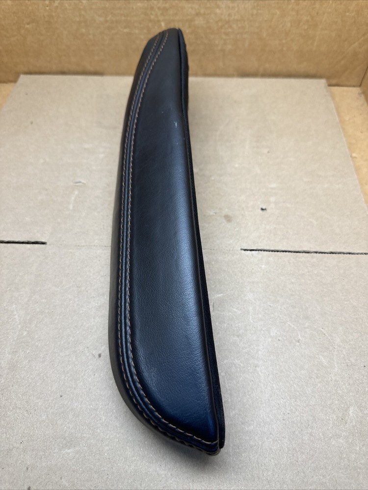 2017-2020 CHRYSLER PACIFICA FRONT RIGHT PASSENGER SIDE SEAT ARM REST ARMREST OEM