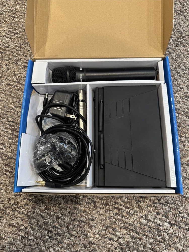 Wireless Microphone -Bogen 800 channel UHF Pll synthesized wireless system