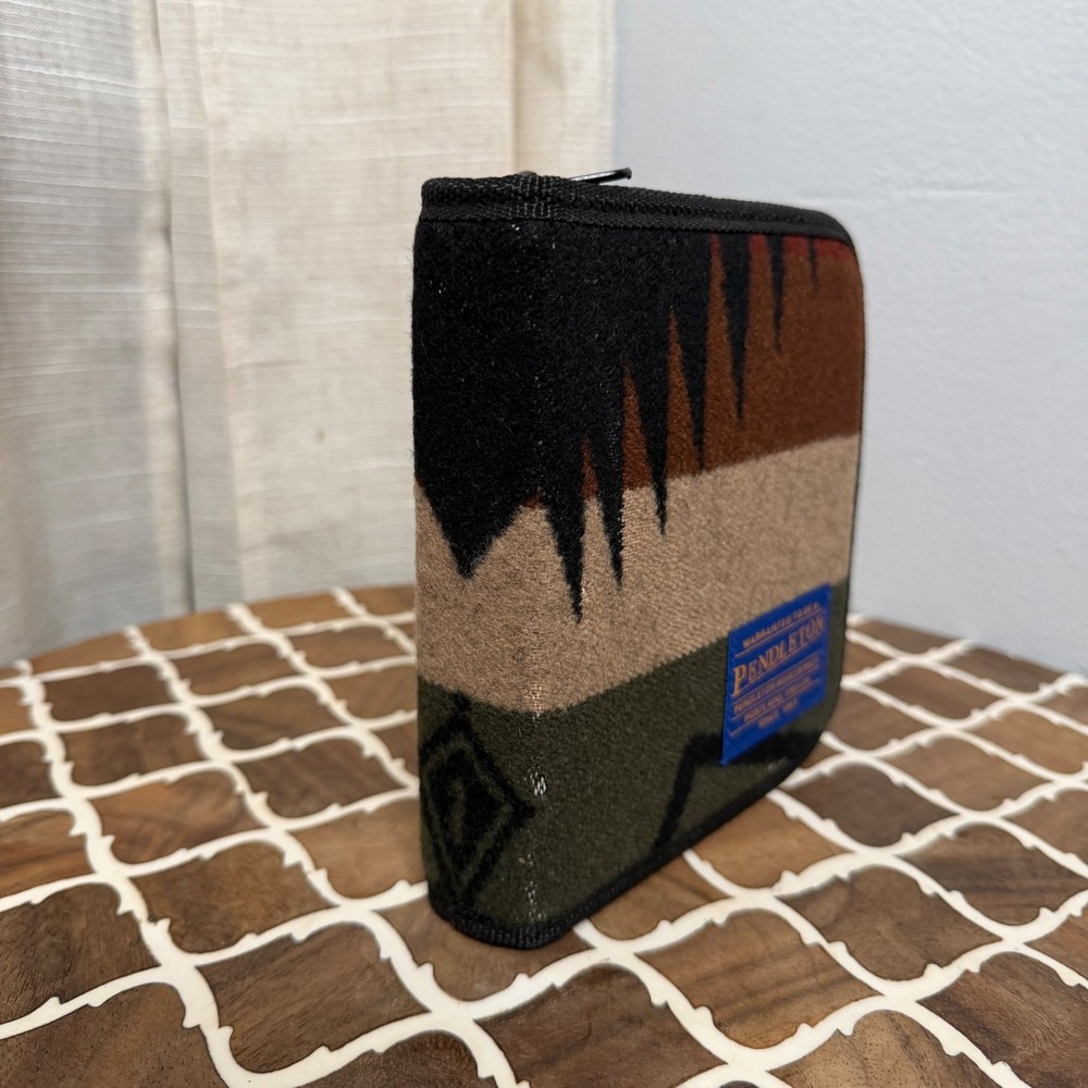 Pendleton 12 Disc CD Case Wool Southwestern Aztec Geometric Multicolor Zip