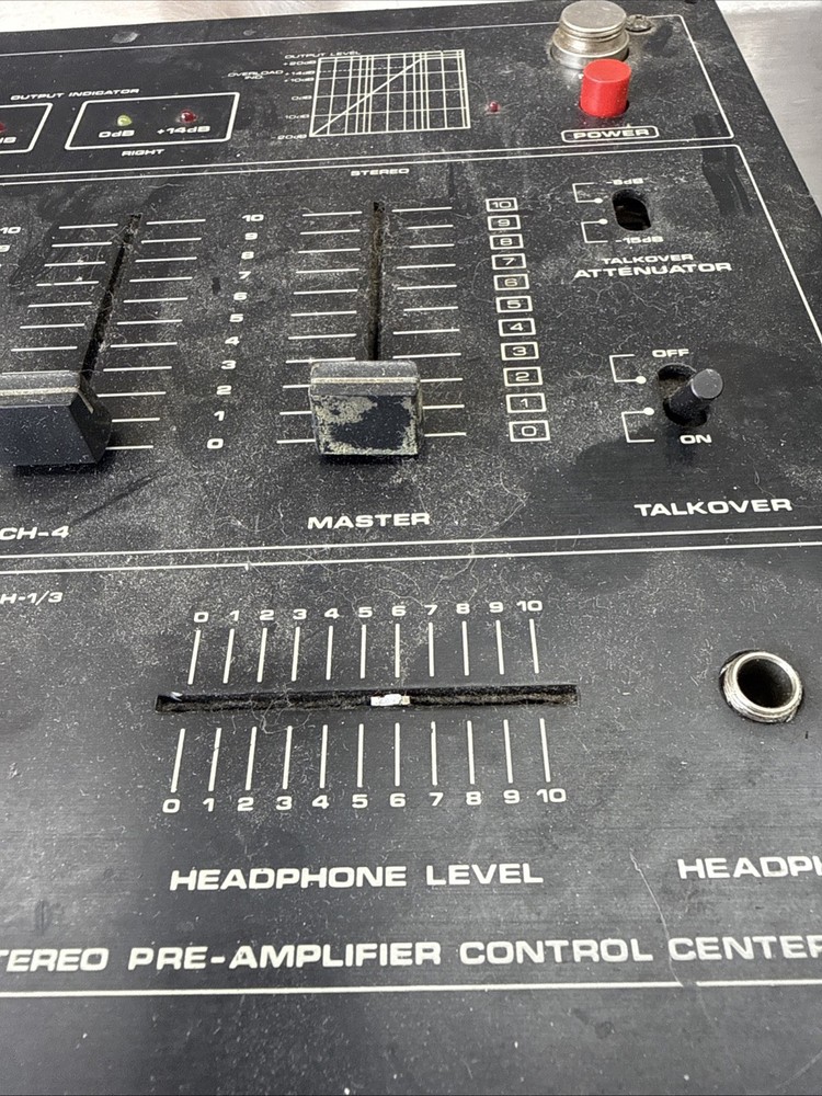 Numark DM-1150 Studio Master Mixer Stereo Pre-Amplifier Control Center Powers On