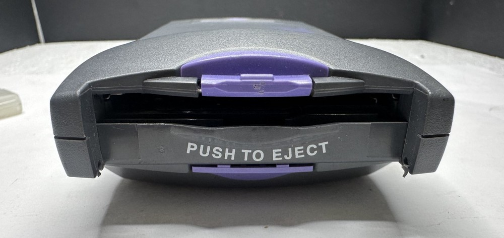 IOMEGA CLIK! C40-IME FLASH MEMORY, DISC, READER, UNTESTED, STRICTLY FOR PARTS