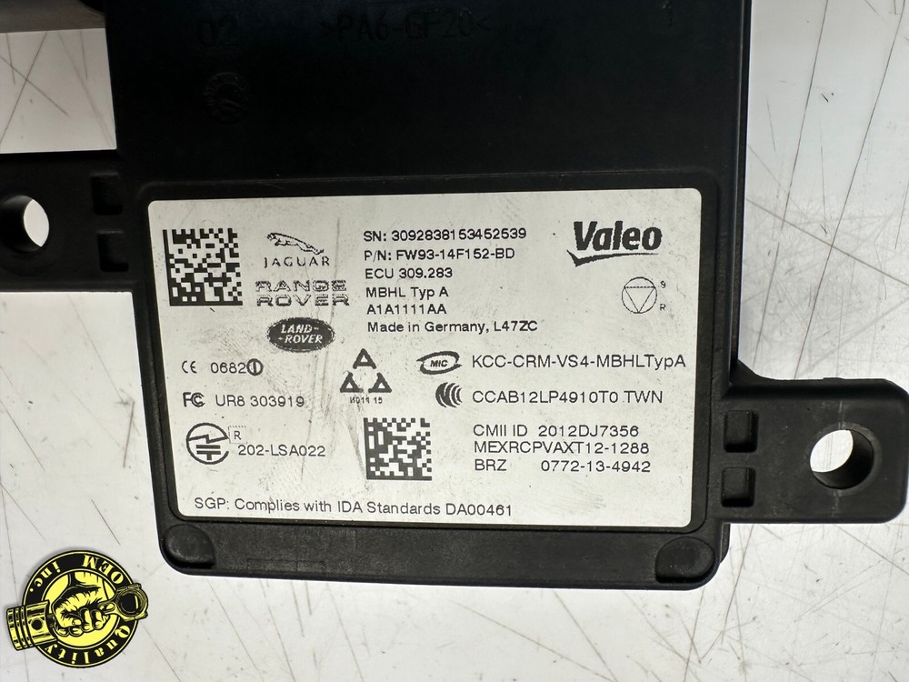 2016-2020 JAGUAR XE XF F-PACE REAR LEFT / RIGHT BLIND SPOT SENSOR CONTROL MODULE