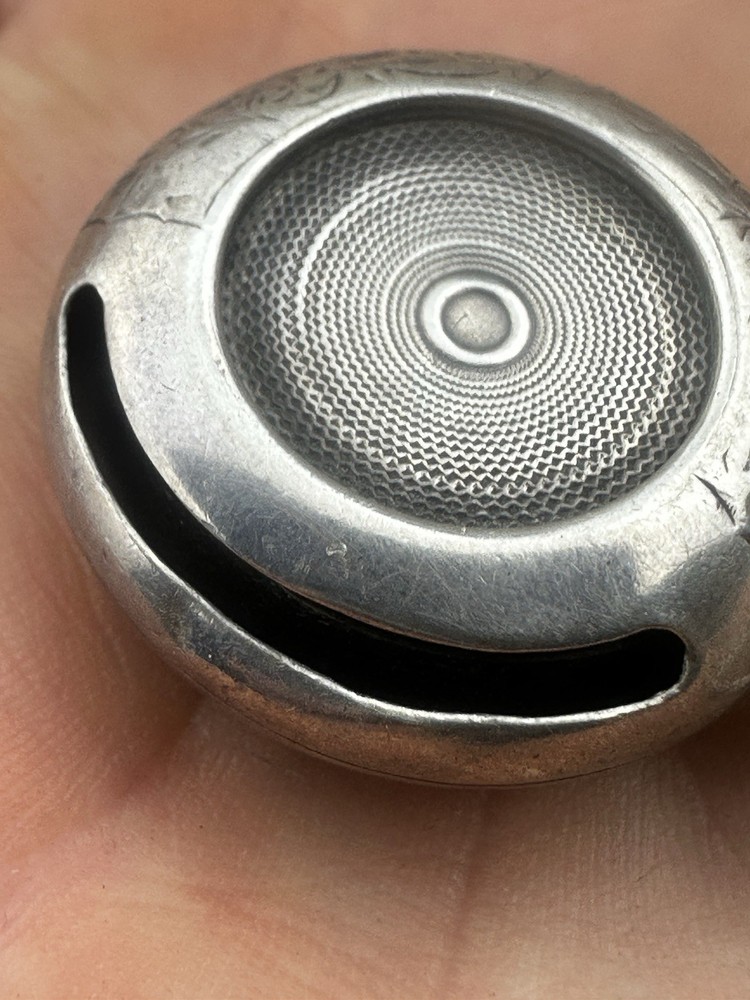 Antique Solid Silver Hallmarked Sovereign Single Side Opening Case