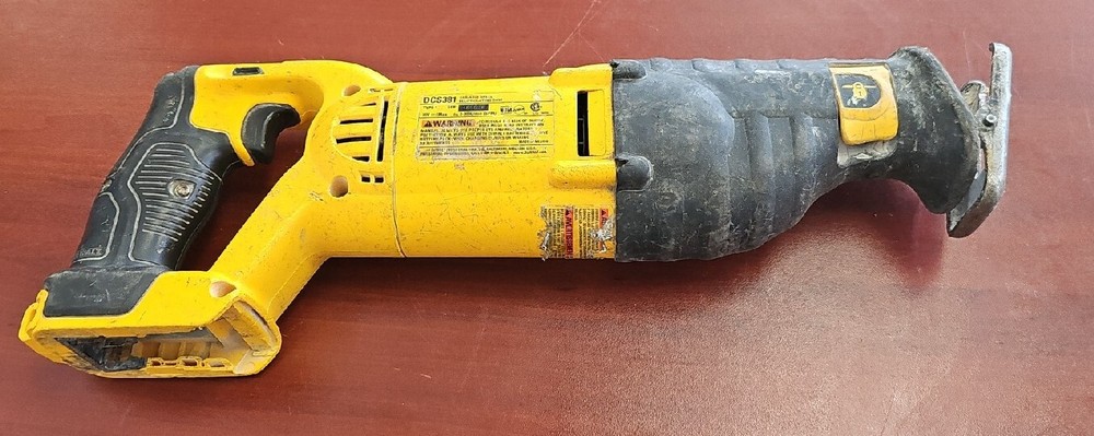 Dewalt Reciprocrating Saw Model: DCS381