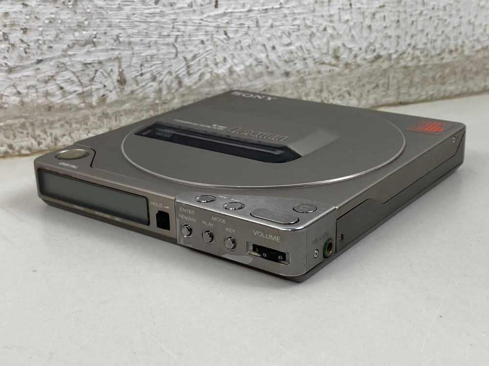 Vintage Sony D-250 Discman Portable CD Player Silver