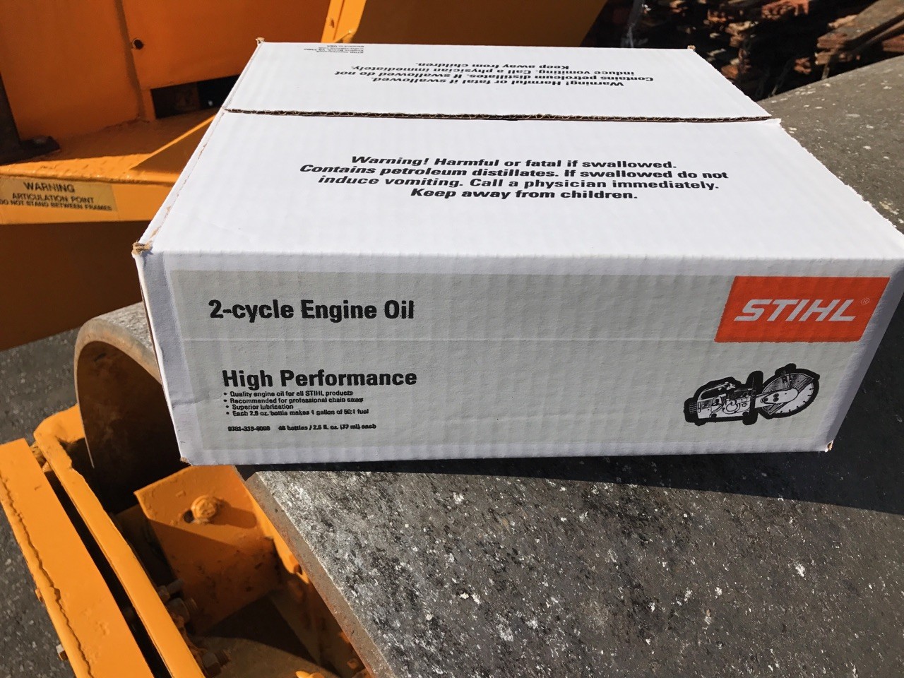 STIHL HIGH PERFORMANCE 2-CYCLE ENGINE OIL, 1 GAL MIX 2.6 OUNCE BOTTLES, 48 CS