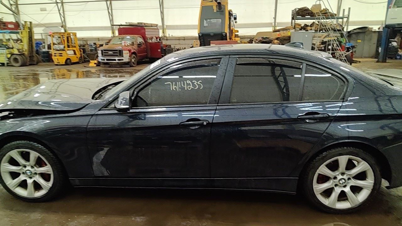 (LOCAL PICKUP ONLY) Roof Glass Fits 12-18 BMW 320i 7006501