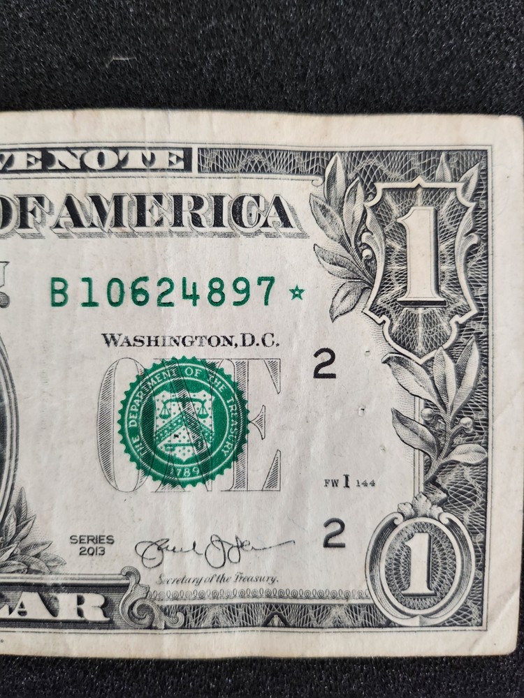 FW 2013 $1 Star Note Seriel # B 10624897*