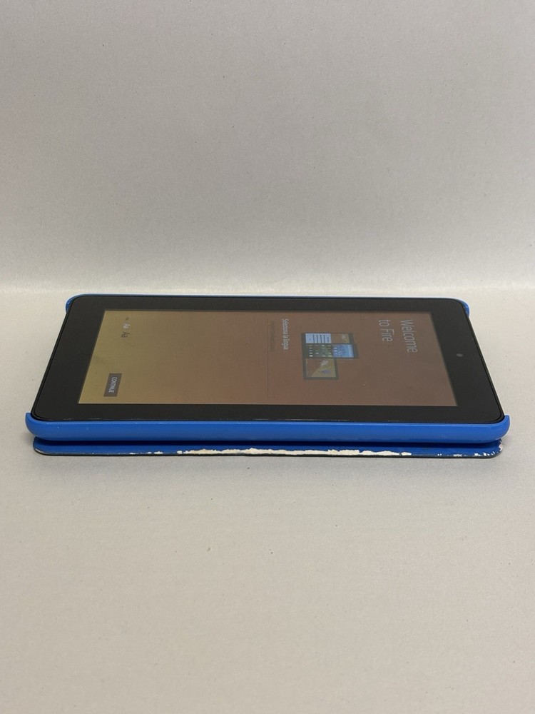 Amazon Fire 7 Tablet & Case Bundle #5093