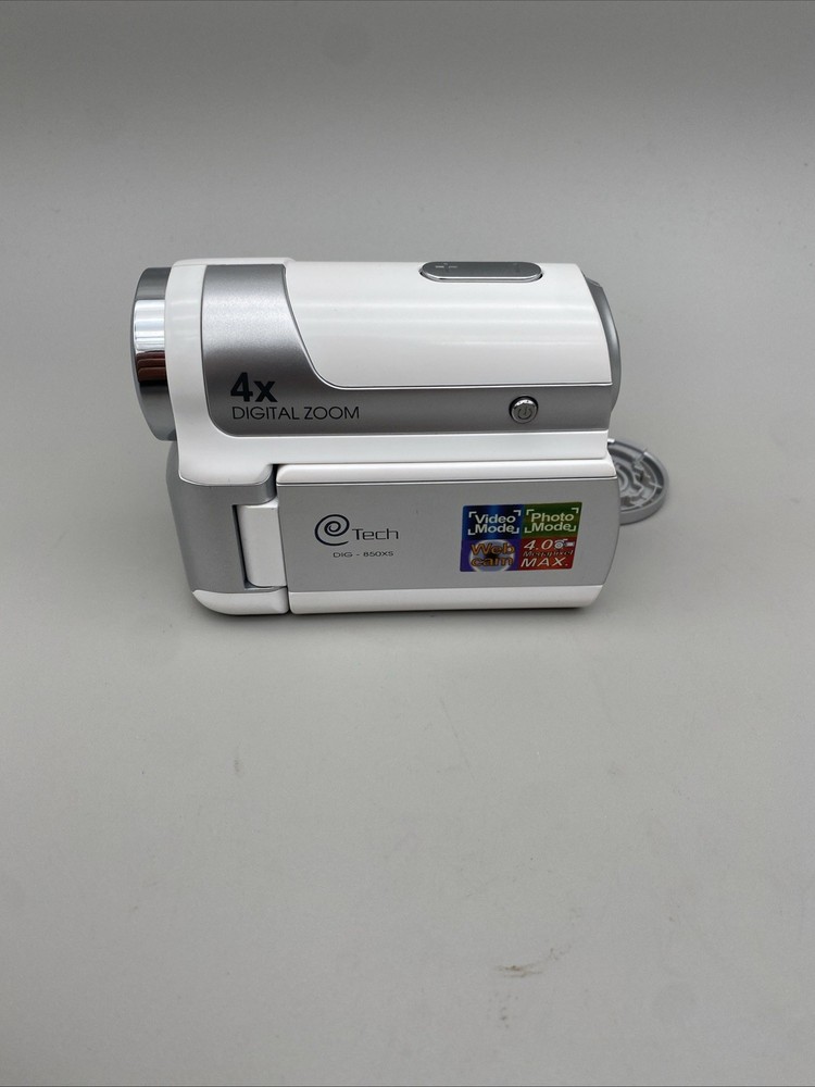 e Tech DIG-850XS Camcorder and case.