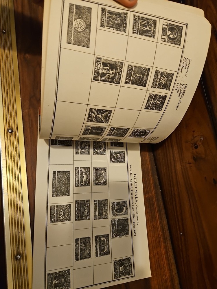 1944 The World Postage Stamp Album United Sates & Foreign w/436 stamps