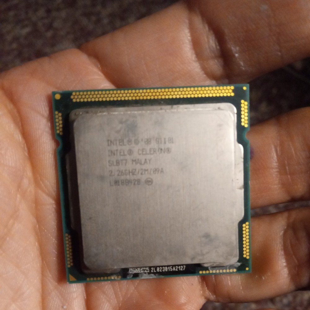 Intel 08 G11 01 - 2.26GHz Socket L018B428 CPU