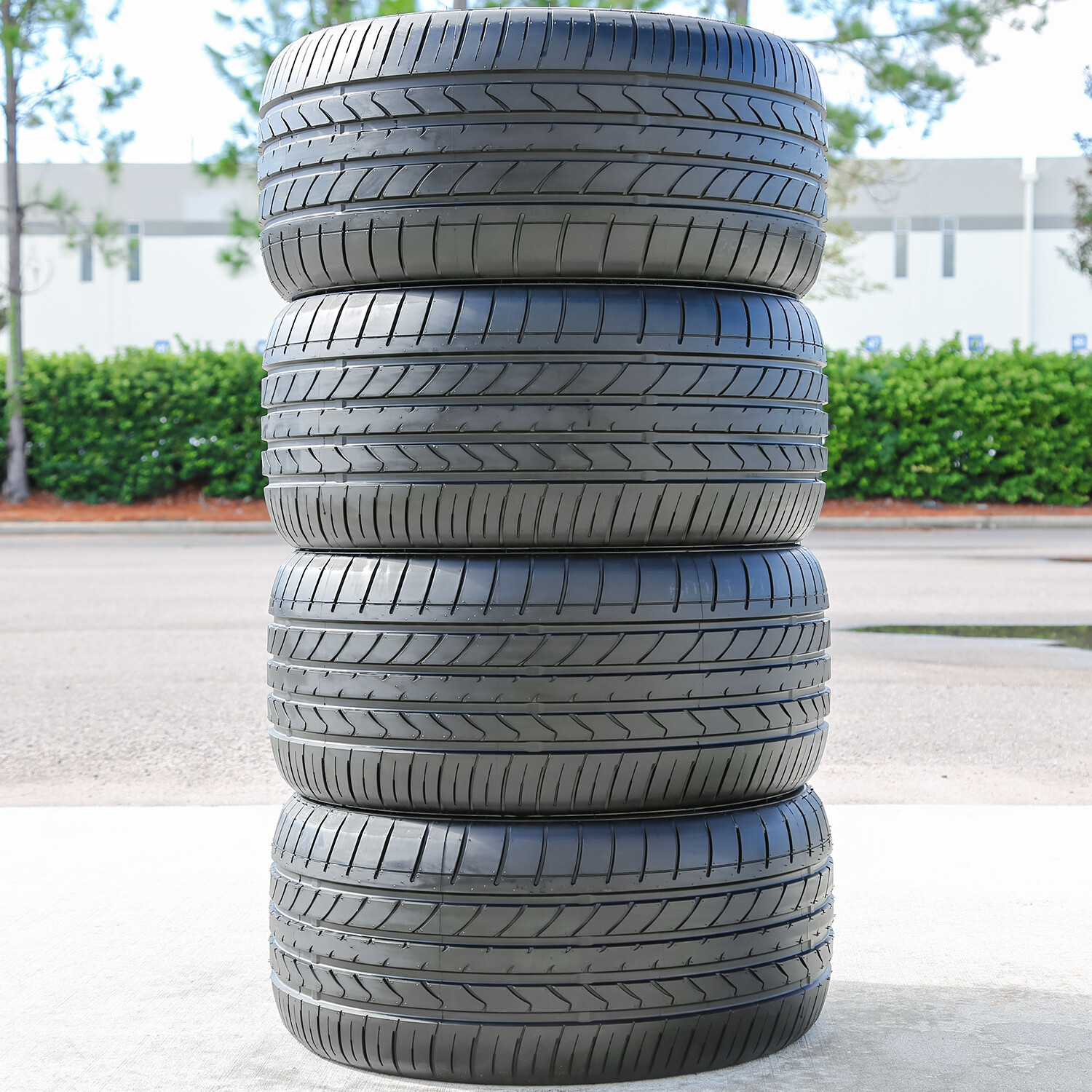 2 Tires Atturo AZ850 305/35R20 107Y XL (DC) Racing