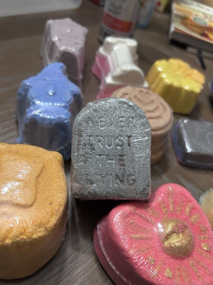 fragrant jewels bath bombs