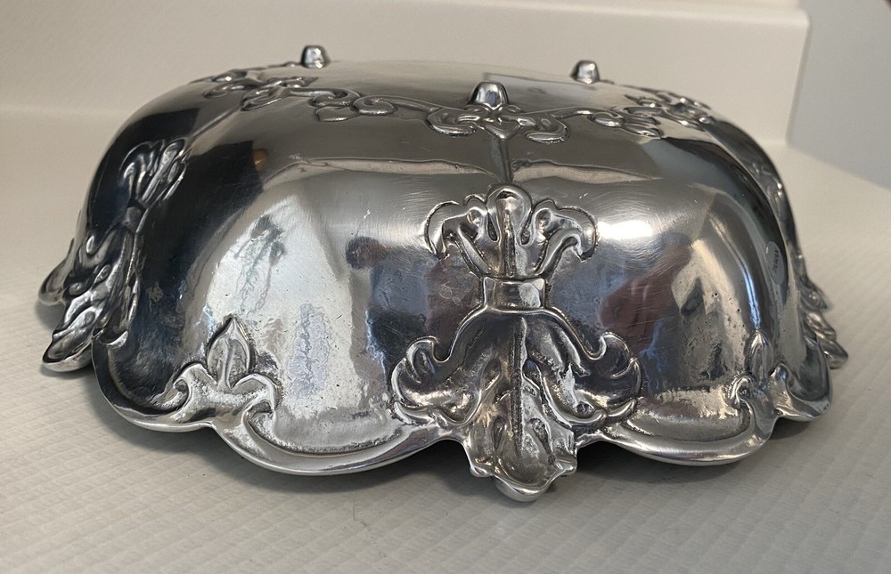 Fruit Bowl Silver fleur de lys 2009 Read The Description