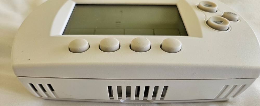 Honeywell Home Non-Programmable Thermostat – As Is, Untested, Clean Condition